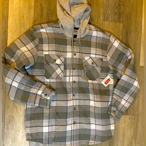 Wrangler Flannel Jacket men’s size L-Brand new.